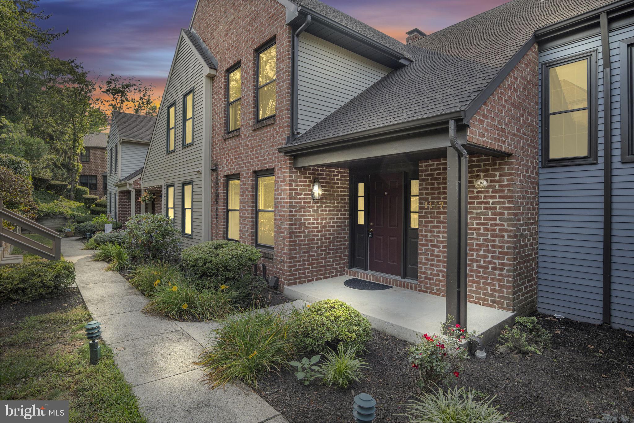 1127 WICKLOW COURT