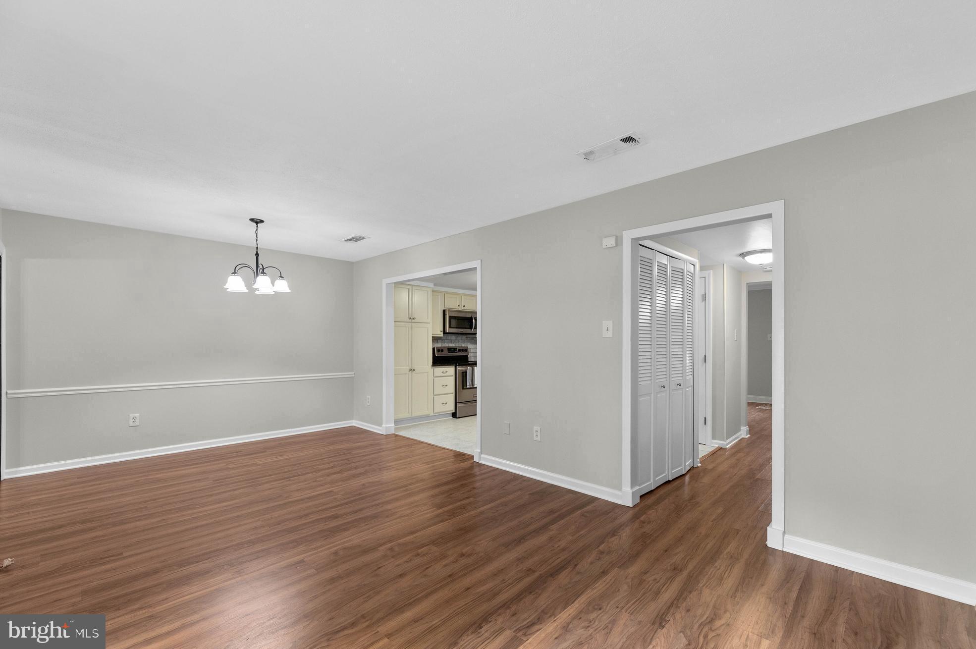 CROFTON TOWNE - Residential