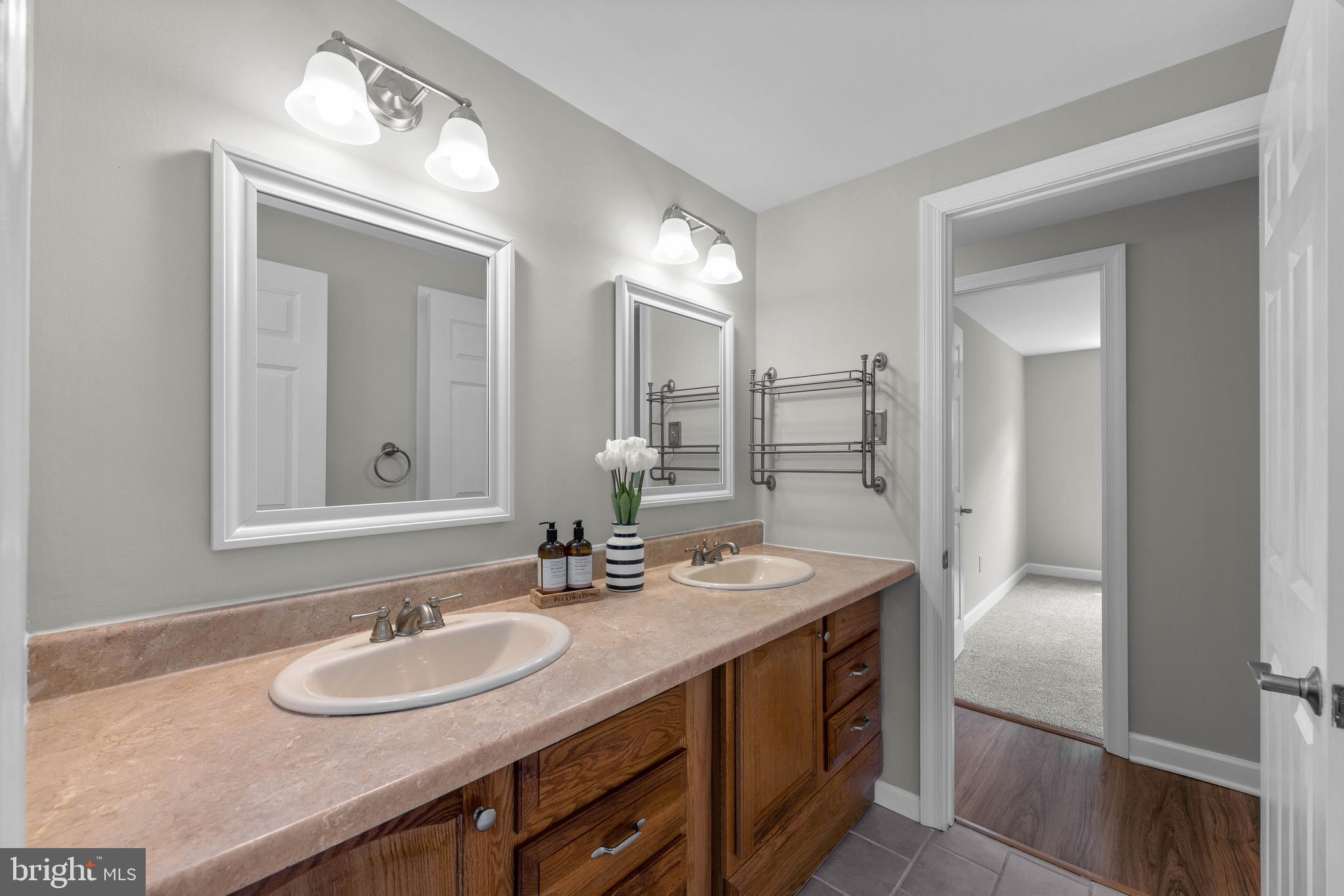 CROFTON TOWNE - Residential