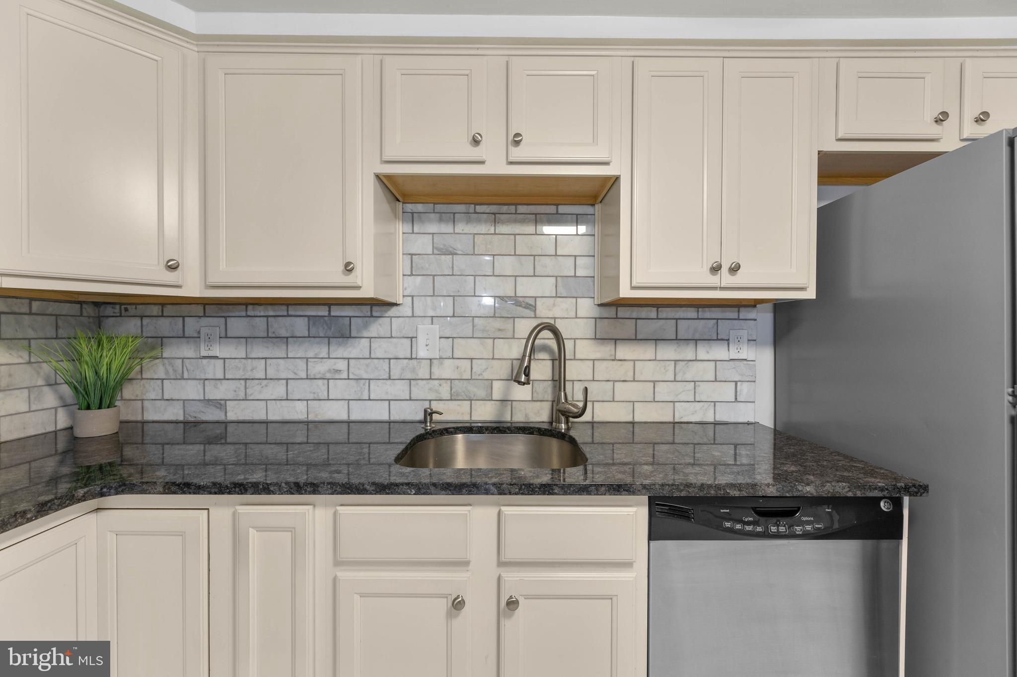 CROFTON TOWNE - Residential