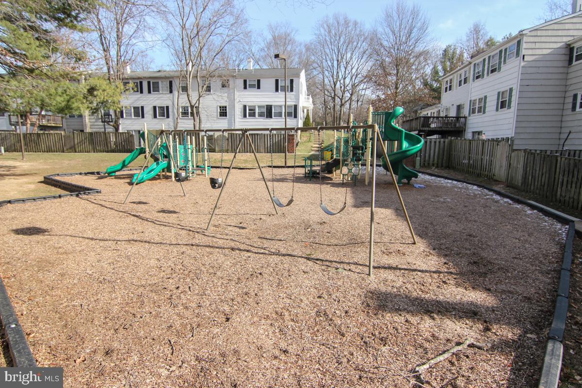 CROFTON TOWNE - Residential