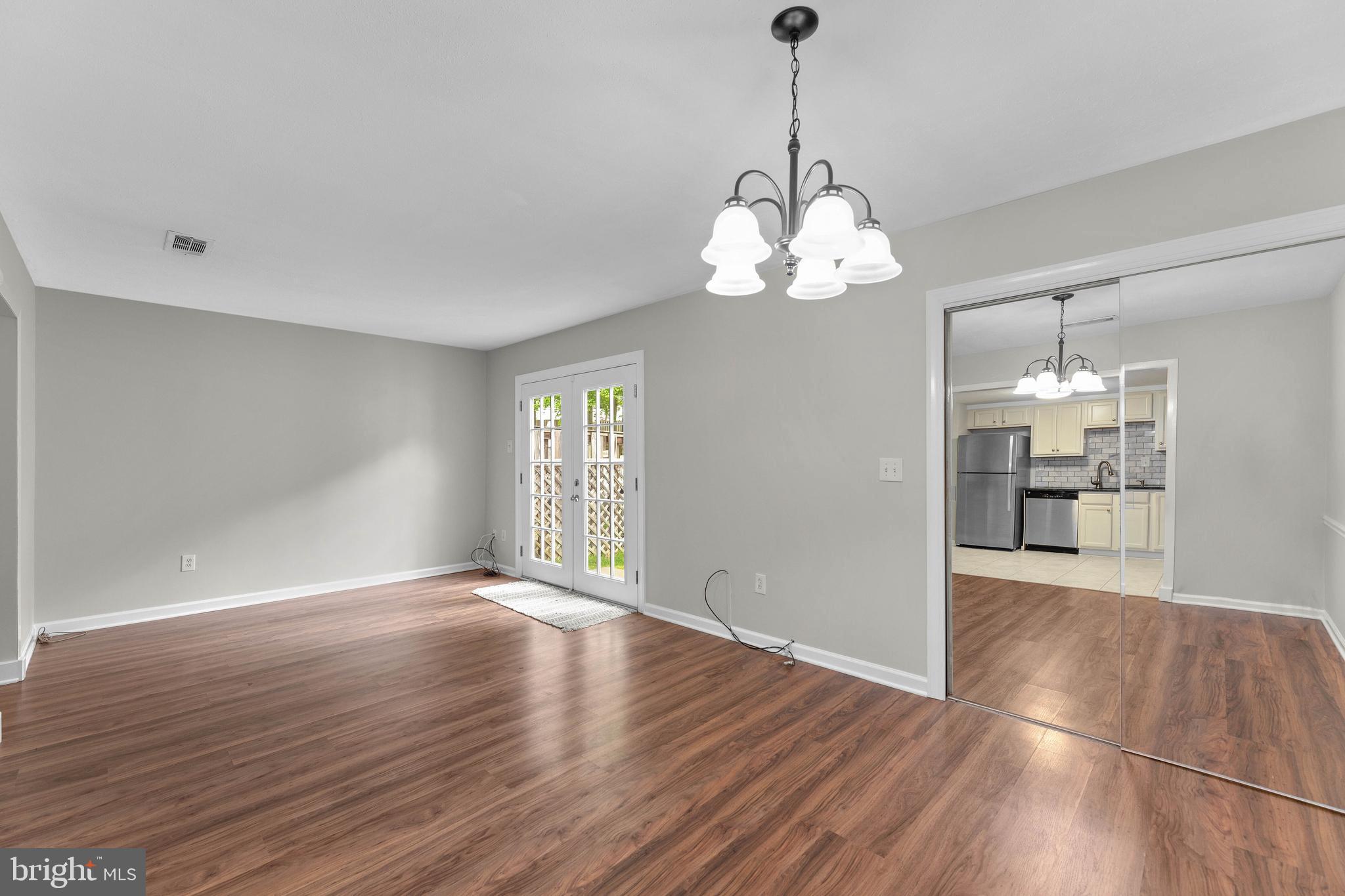 CROFTON TOWNE - Residential