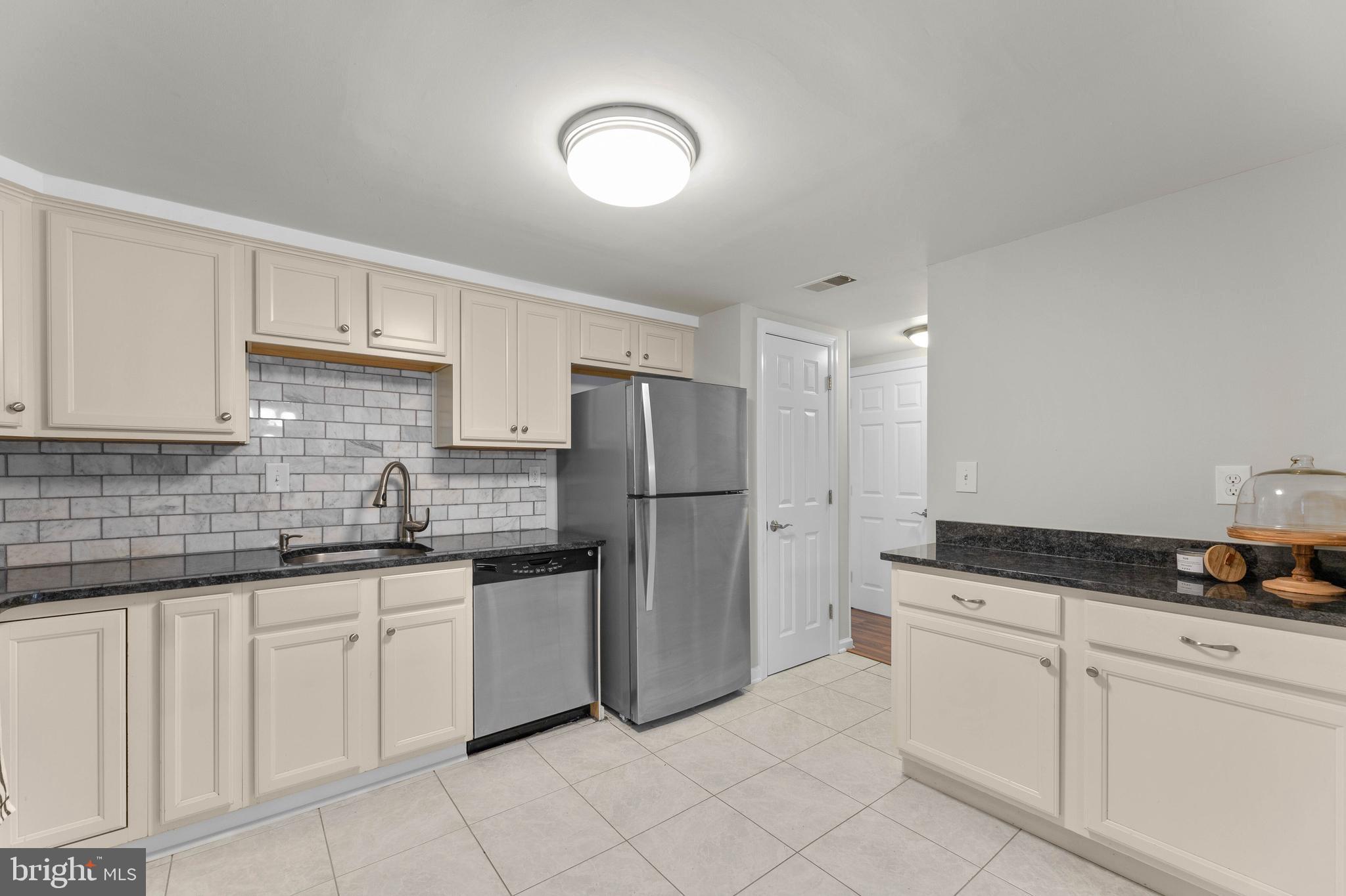 CROFTON TOWNE - Residential