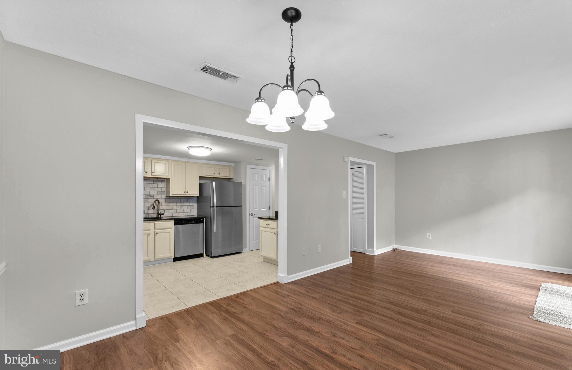 CROFTON TOWNE - Residential