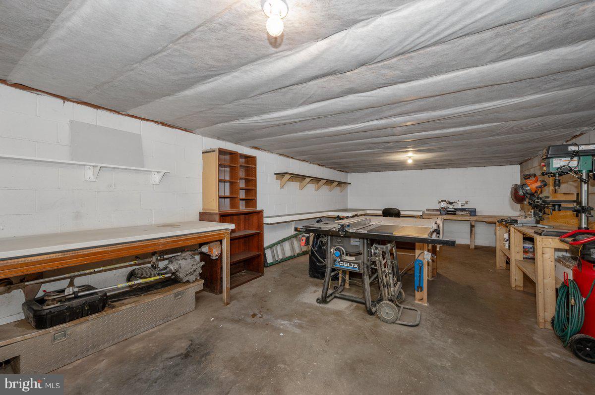 LINDEN HILLS - Residential