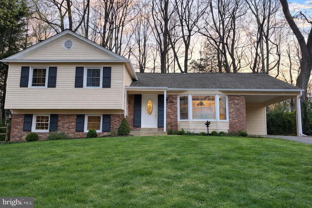 Photo of 4326 Duncan Drive, ANNANDALE, VA 22003 (MLS # VAFX2301848)