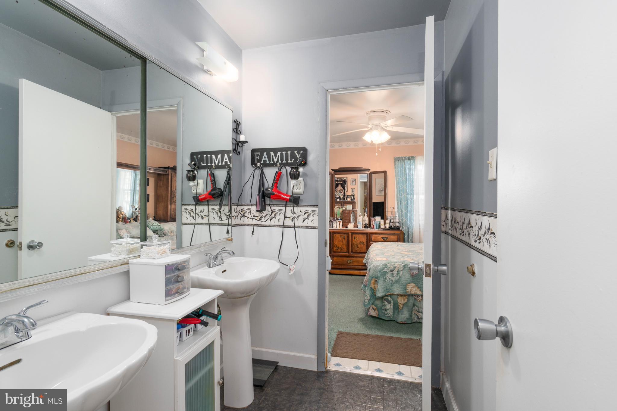 MANOR HALL - Residential