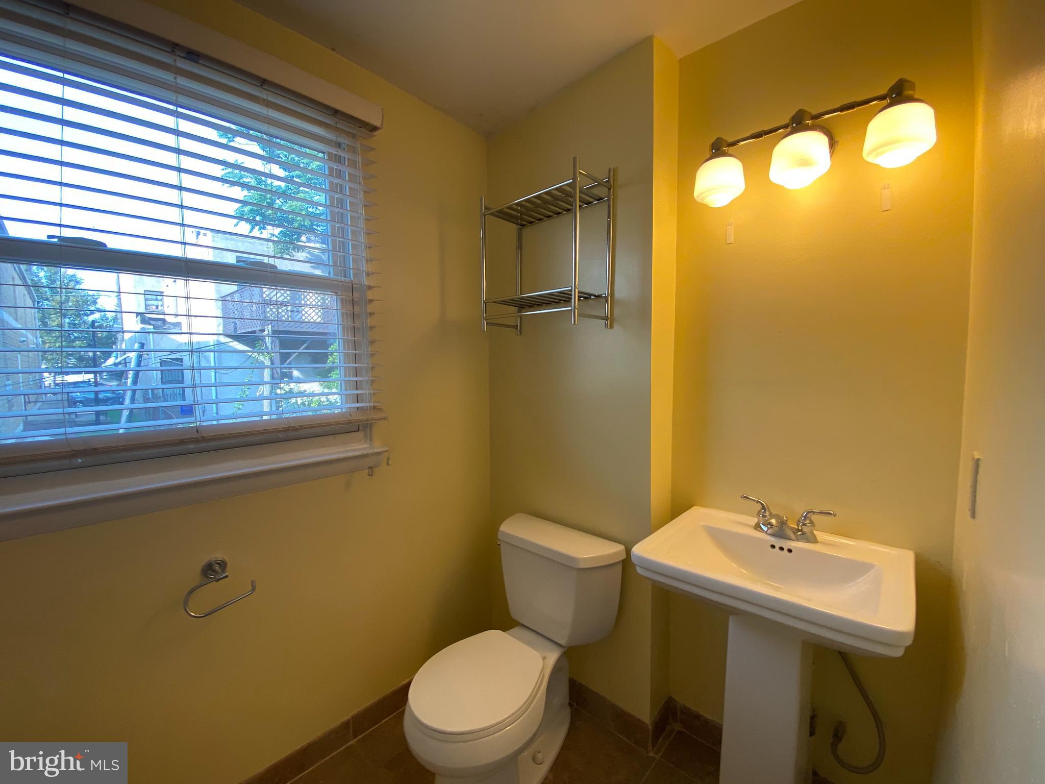 UNIVERSITY CITY - Residential Lease