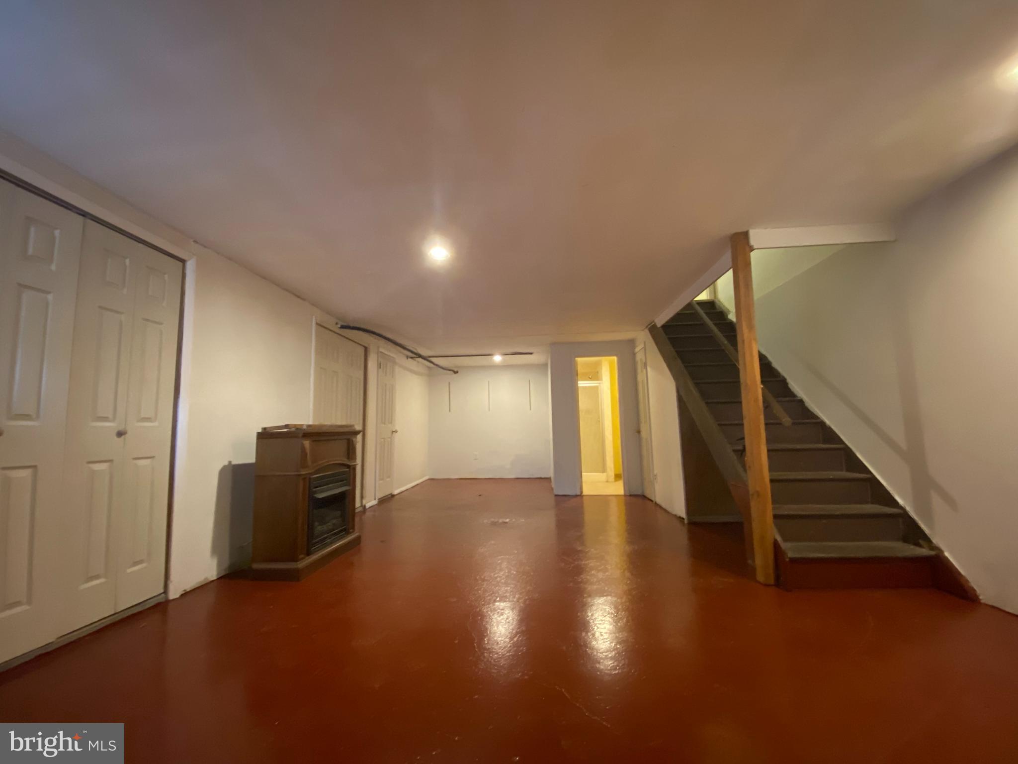 UNIVERSITY CITY - Residential Lease