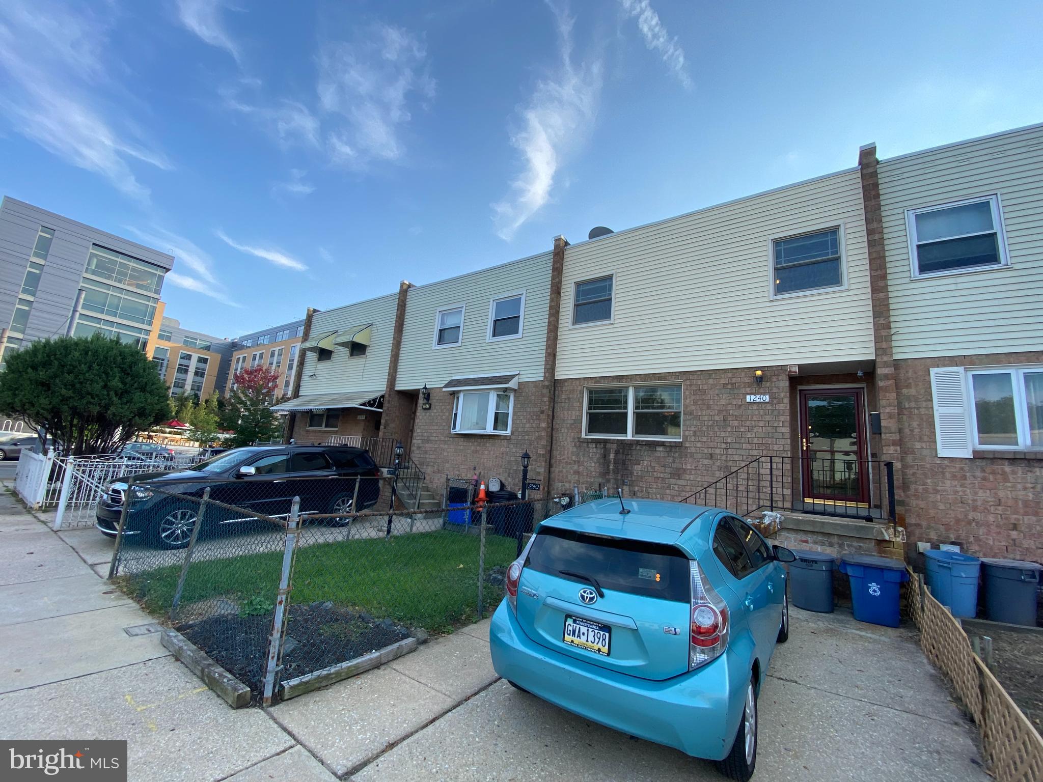 UNIVERSITY CITY - Residential Lease