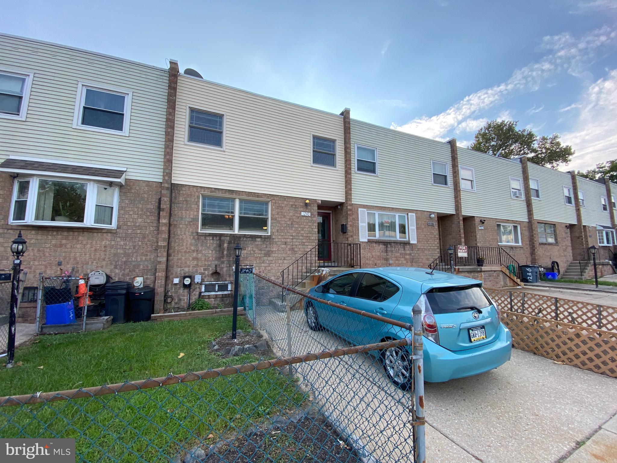 UNIVERSITY CITY - Residential Lease