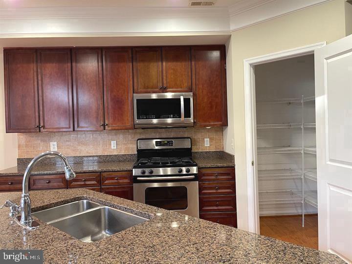 12313 TANALIAN FALLS LANE