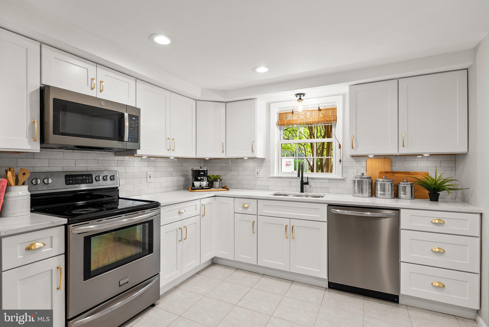 HALLCREST HEIGHTS - Residential