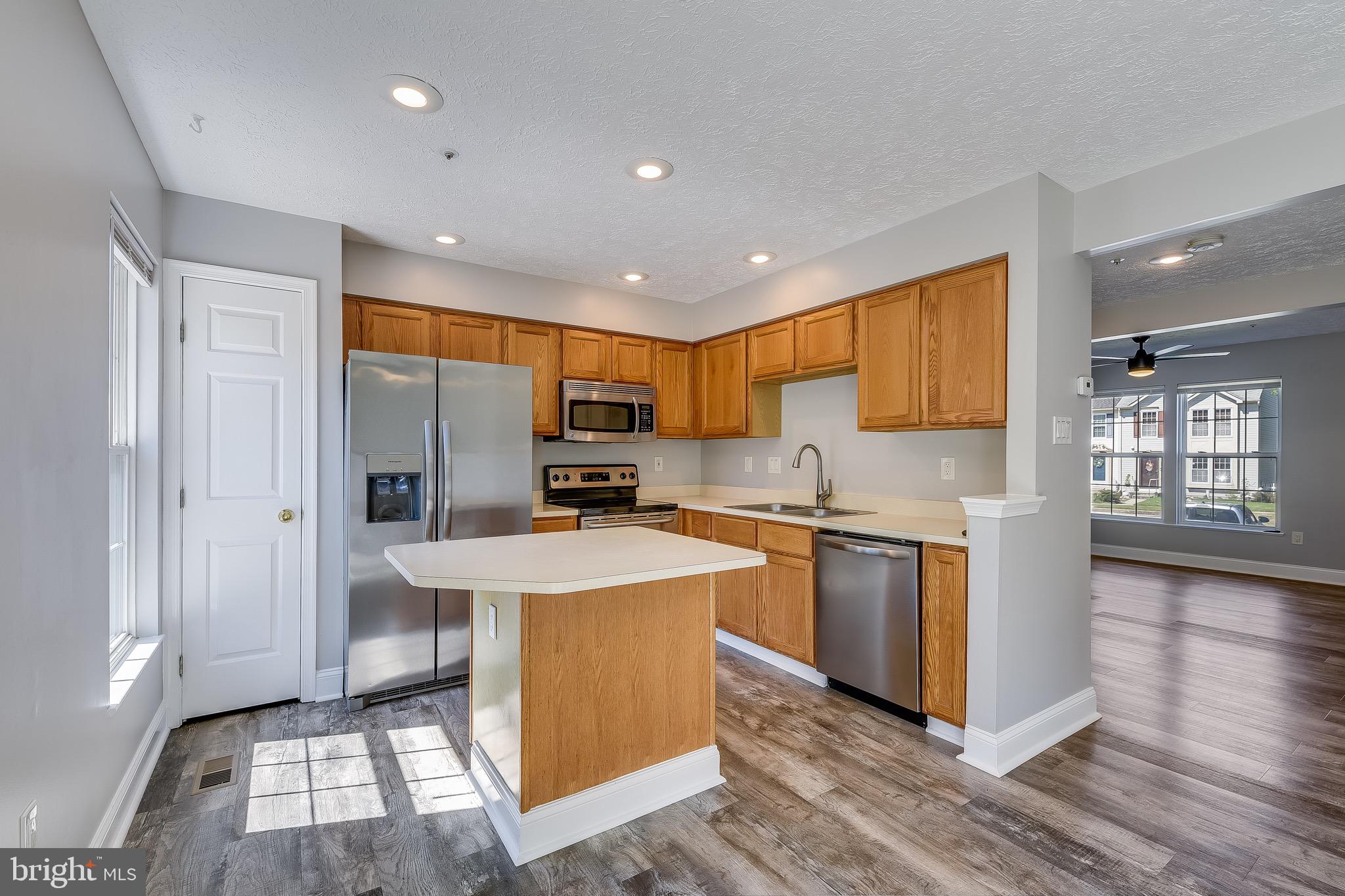 SENECA HARBOR - Residential Lease