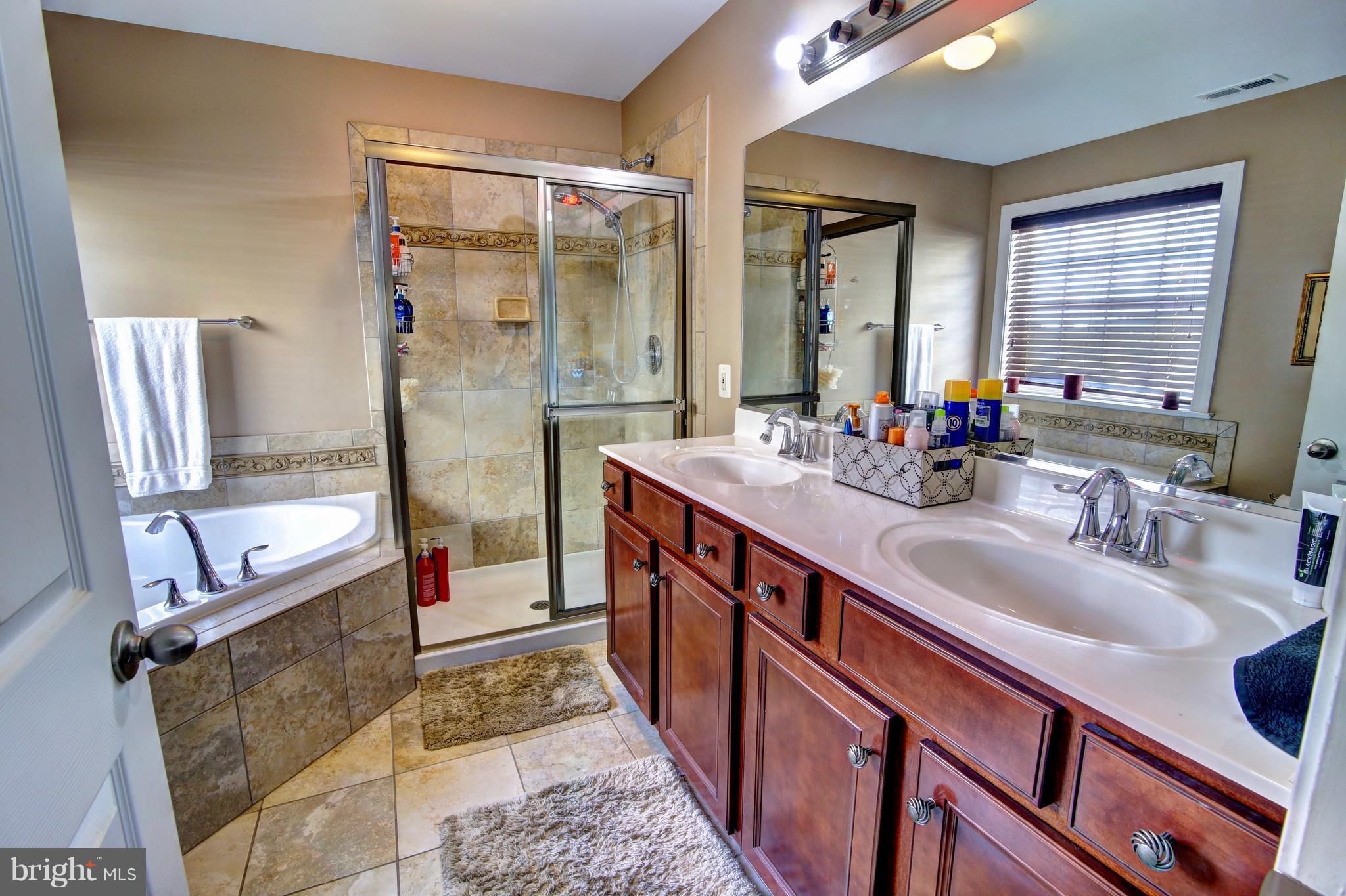 EAGLES POINTE - Residential