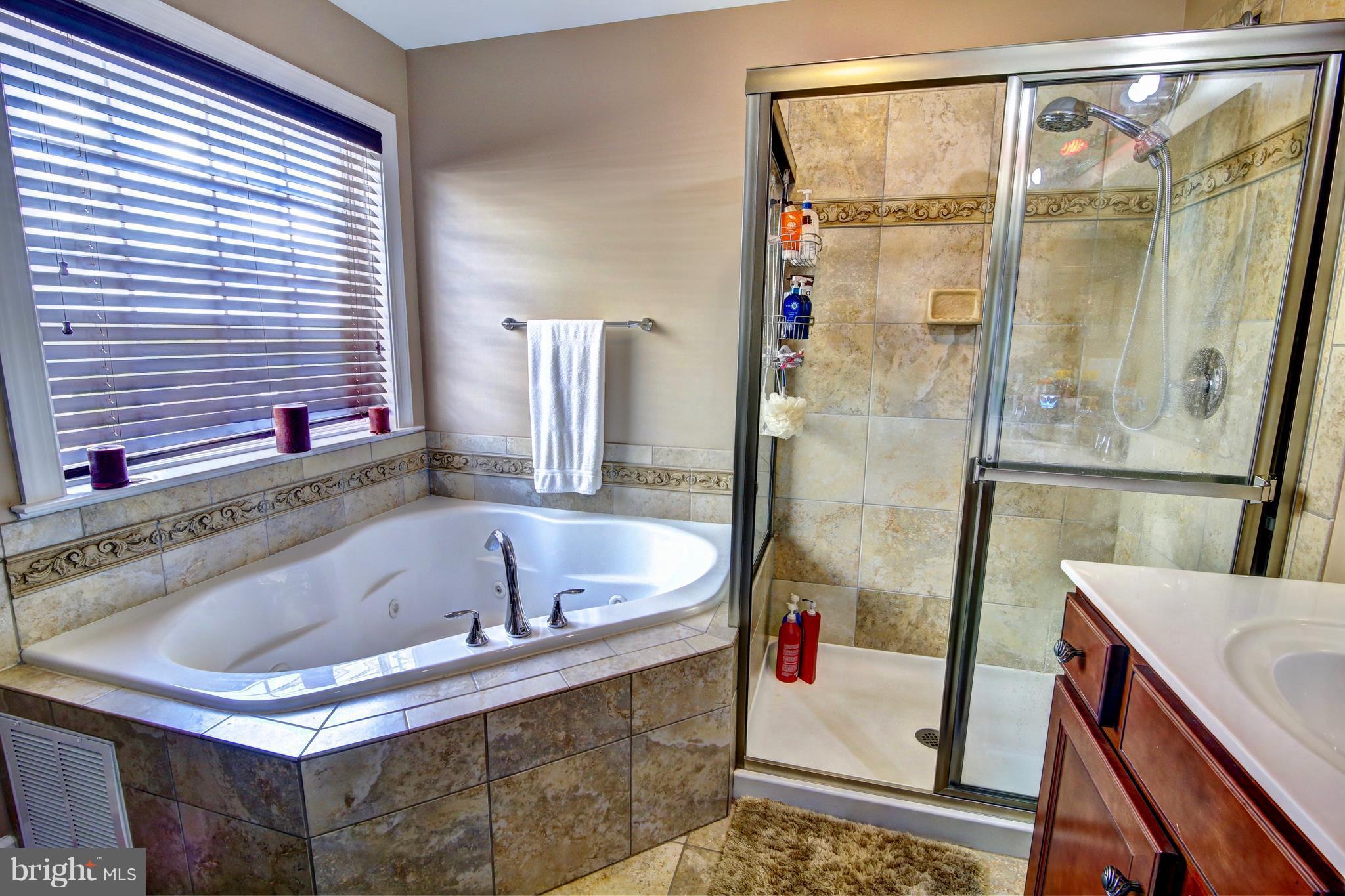 EAGLES POINTE - Residential