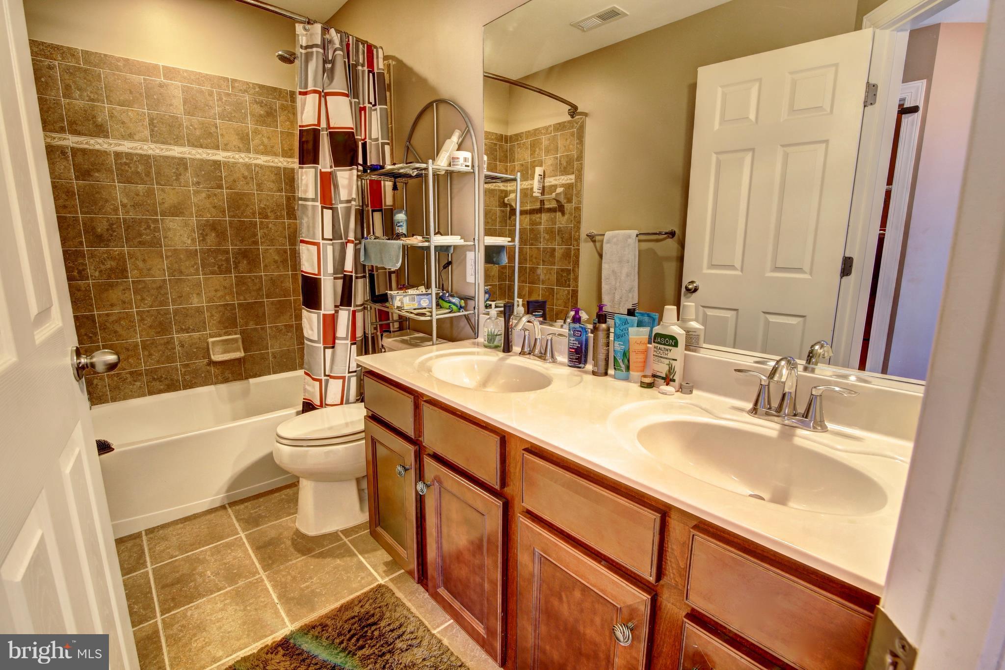 EAGLES POINTE - Residential