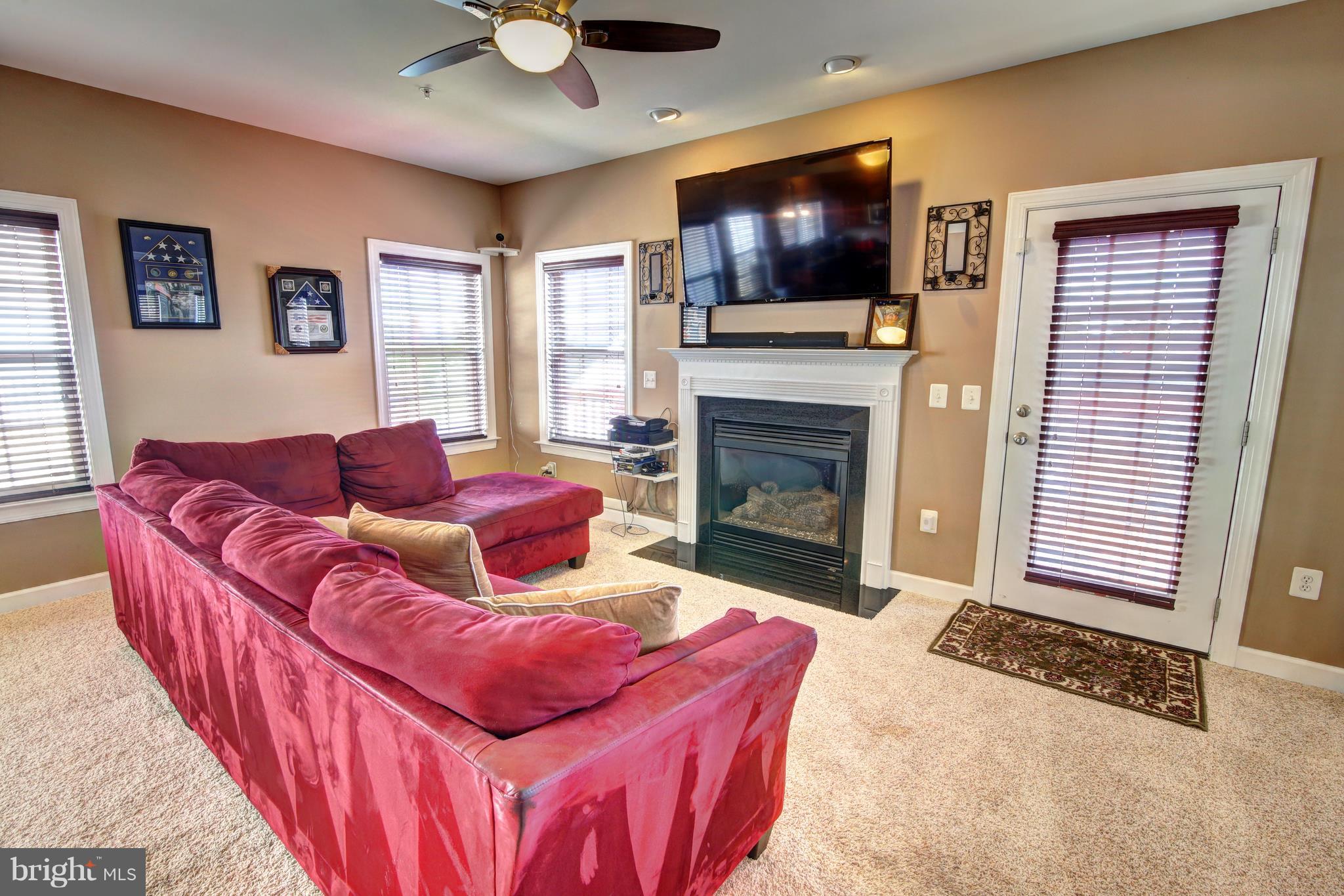 EAGLES POINTE - Residential