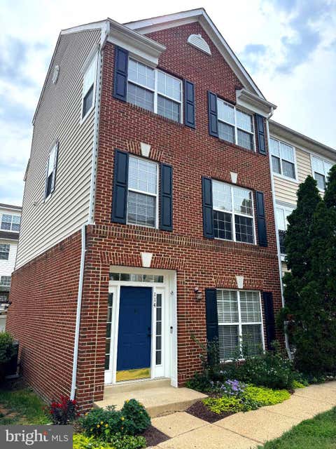 Photo of 114 Meadows Lane, ALEXANDRIA, VA 22304 (MLS # VAAX2065682)