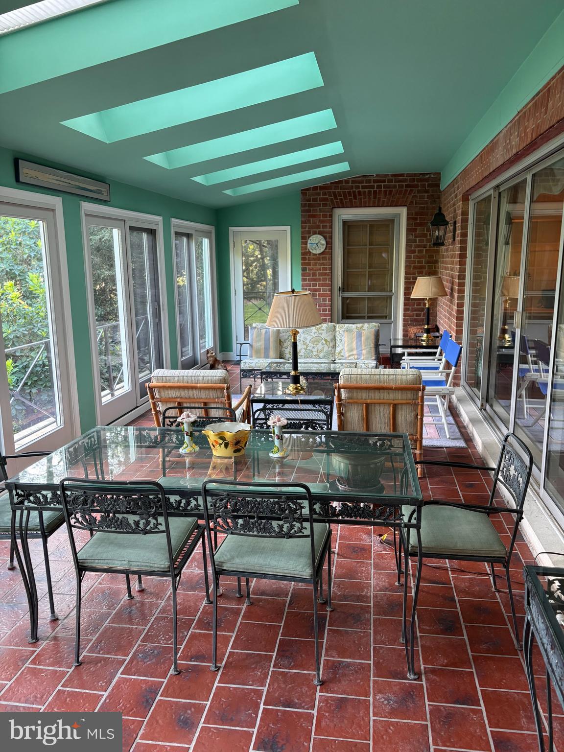 FALLS ROAD CORRIDOR - Residential