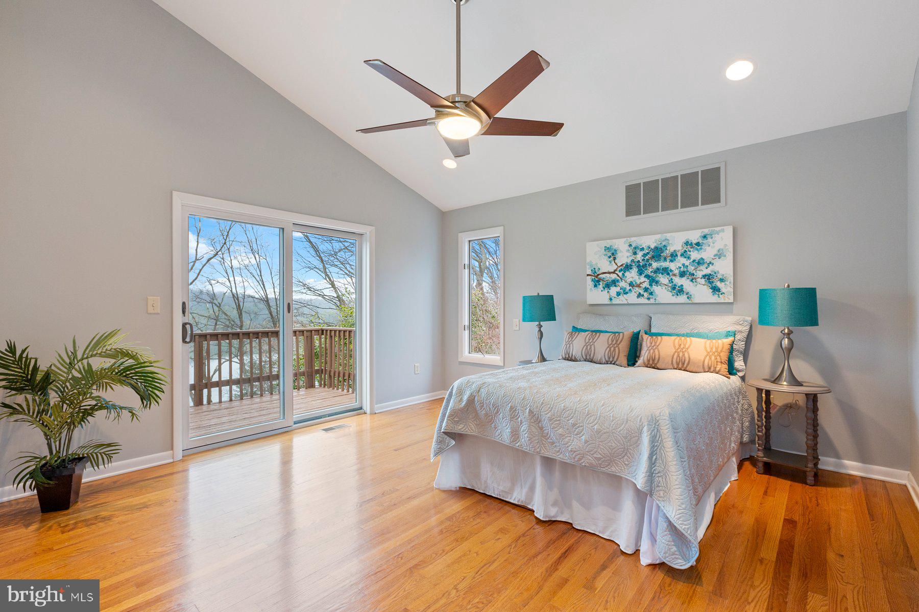 NORTH SHORE - Residential