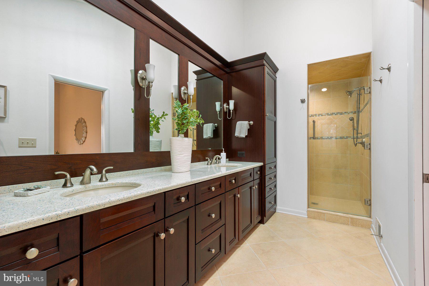 NORTH SHORE - Residential