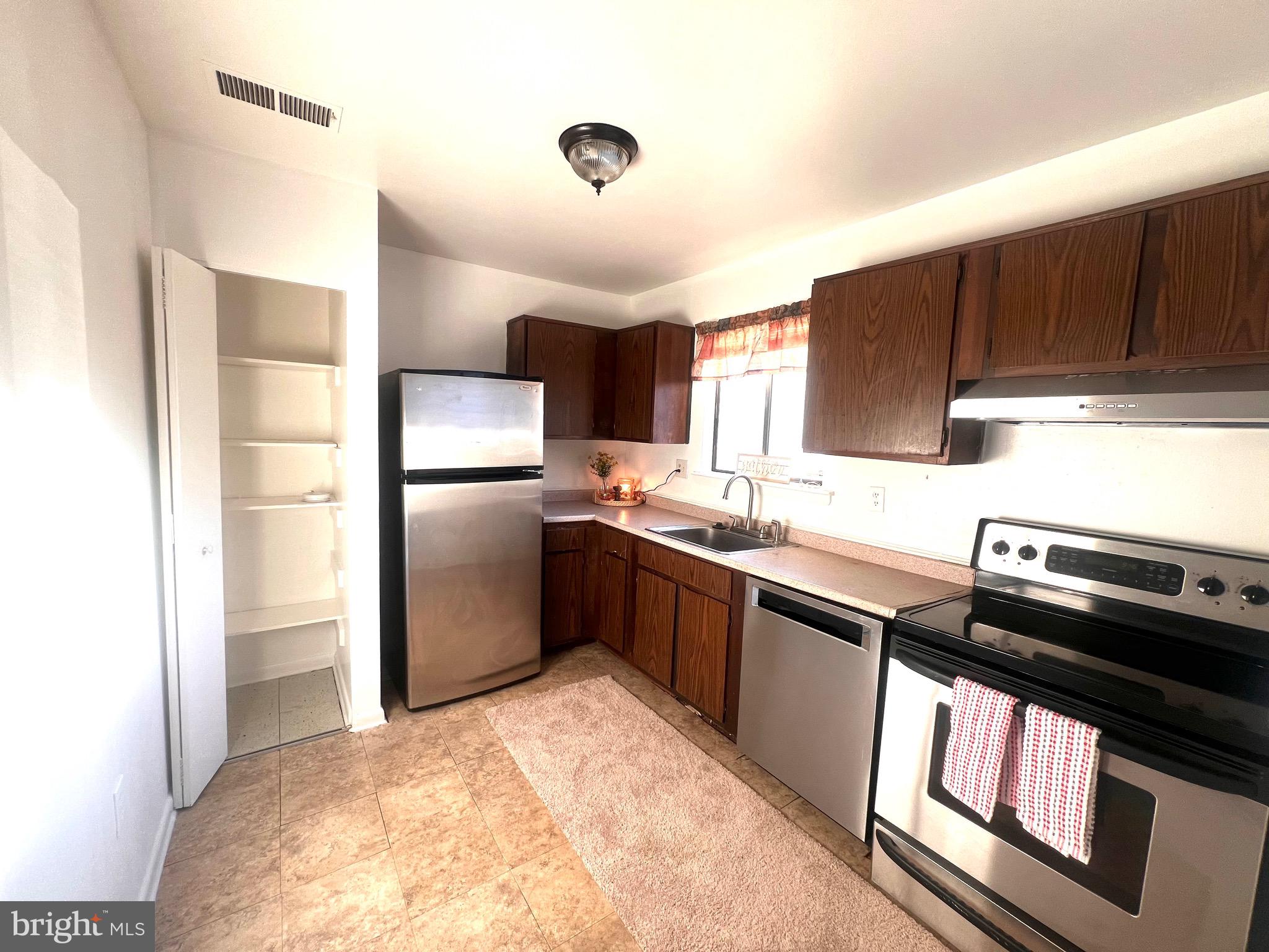 PINEWOOD MEADOWS - Residential