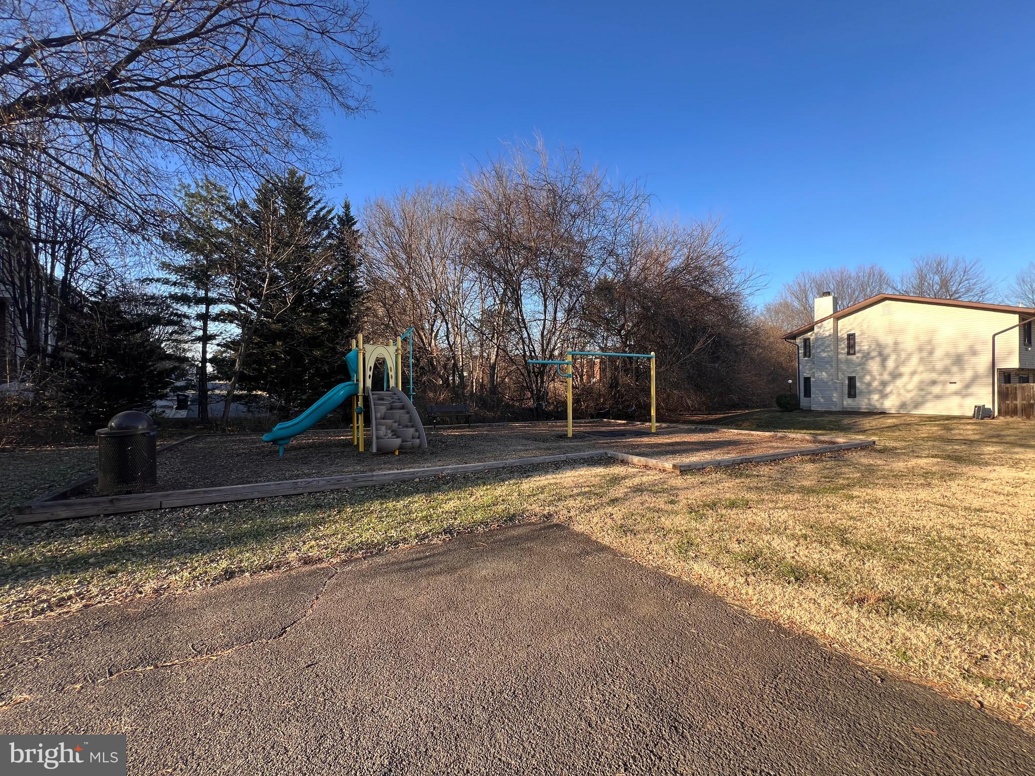 4129 MEADOWLAND COURT