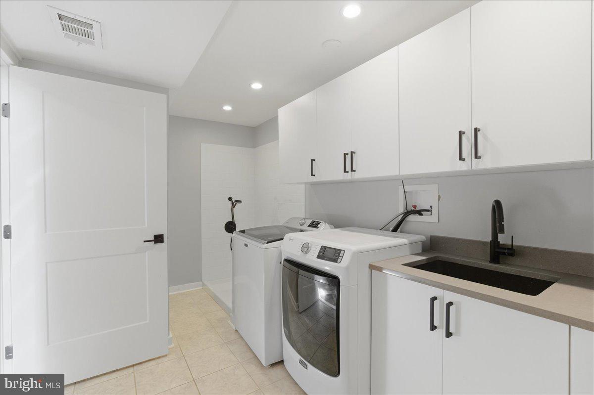 RESTON - Residential