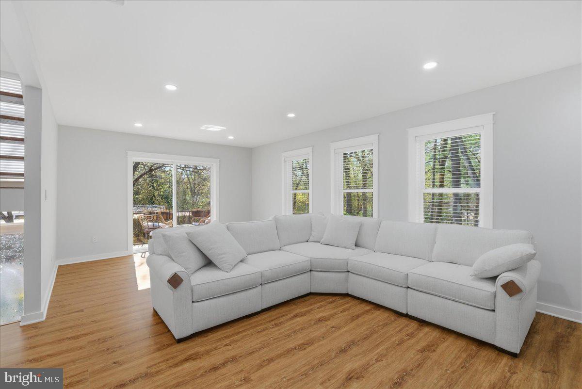 RESTON - Residential