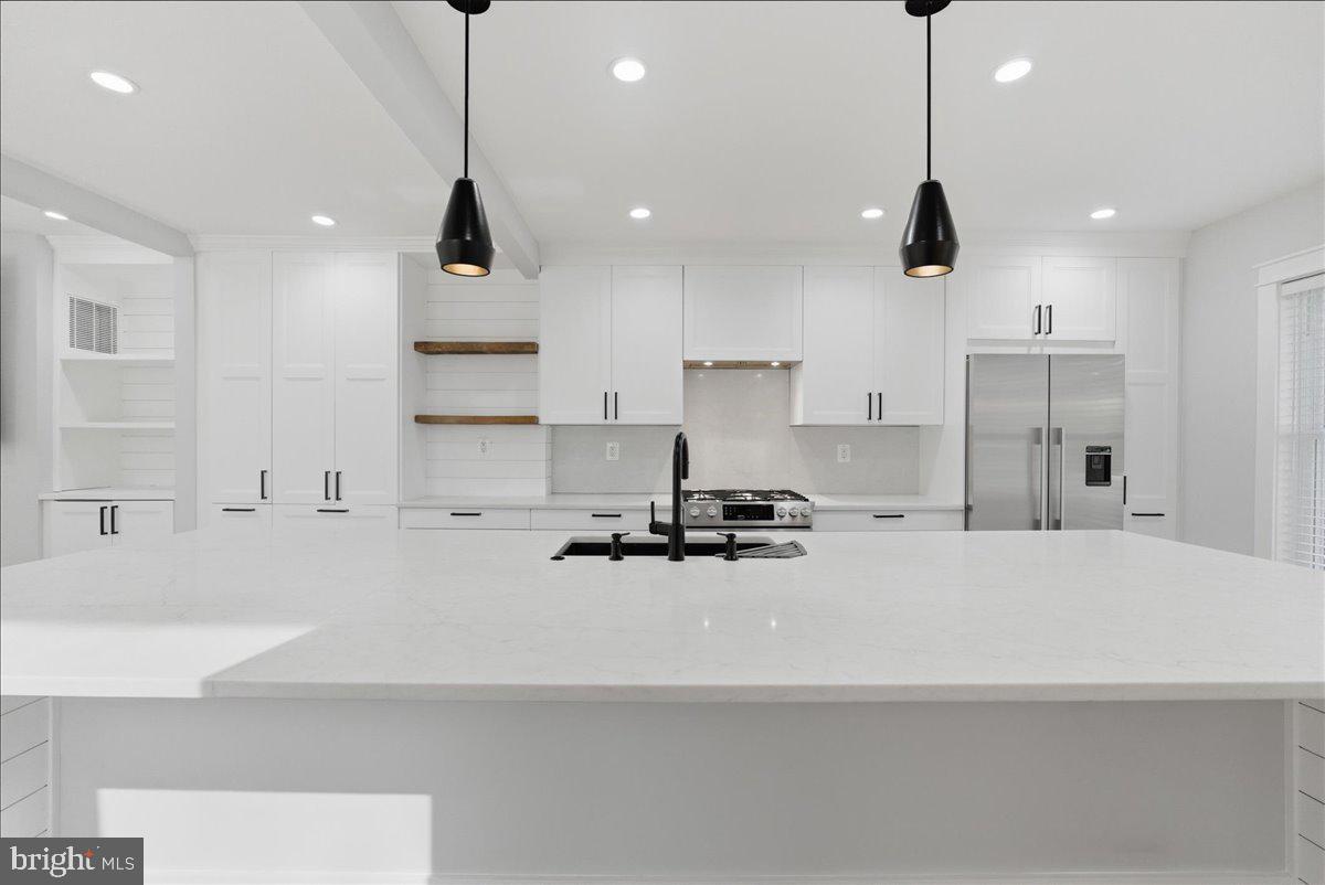 RESTON - Residential