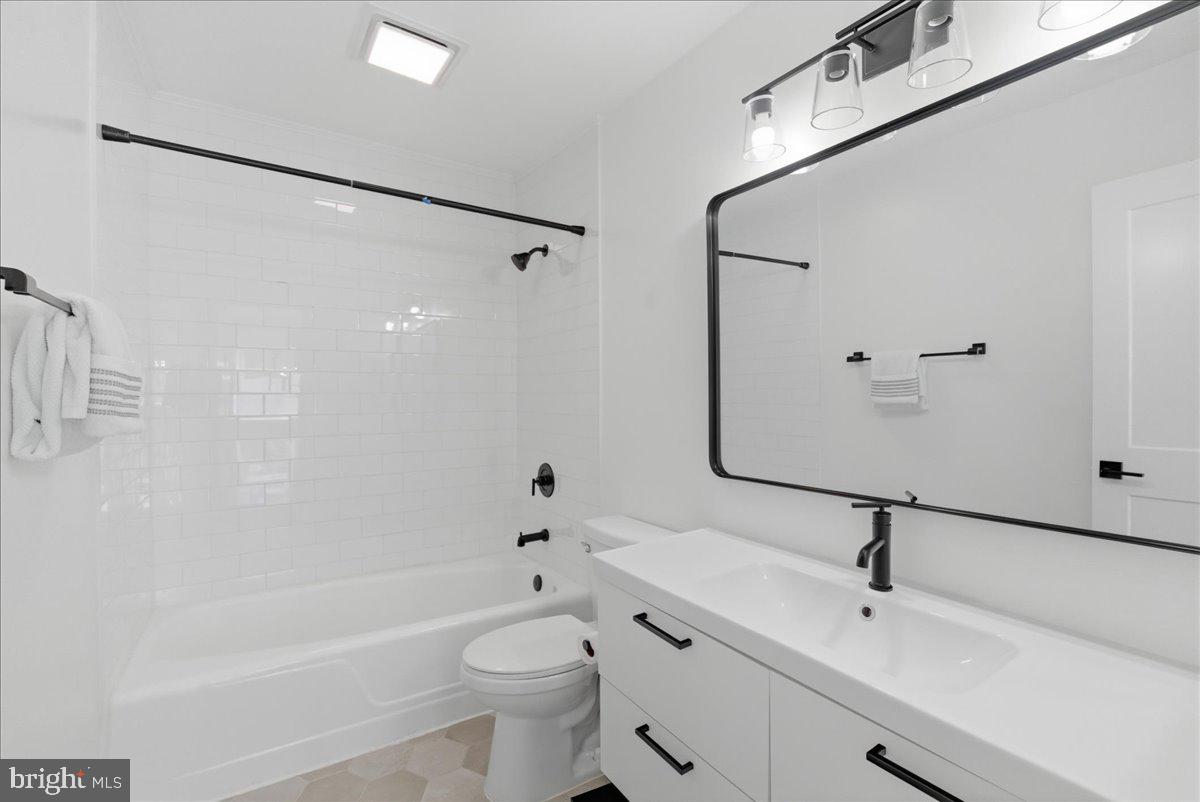 RESTON - Residential