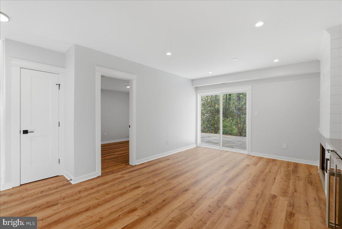 RESTON - Residential