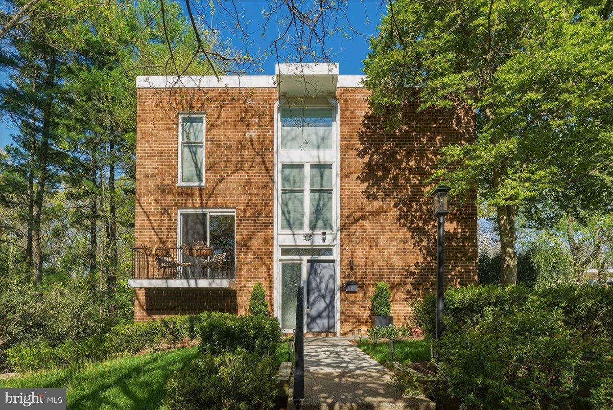 RESTON - Residential