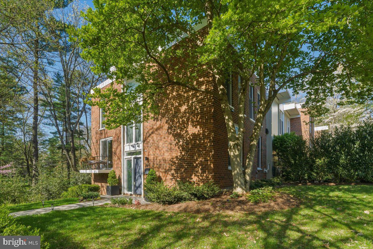 RESTON - Residential