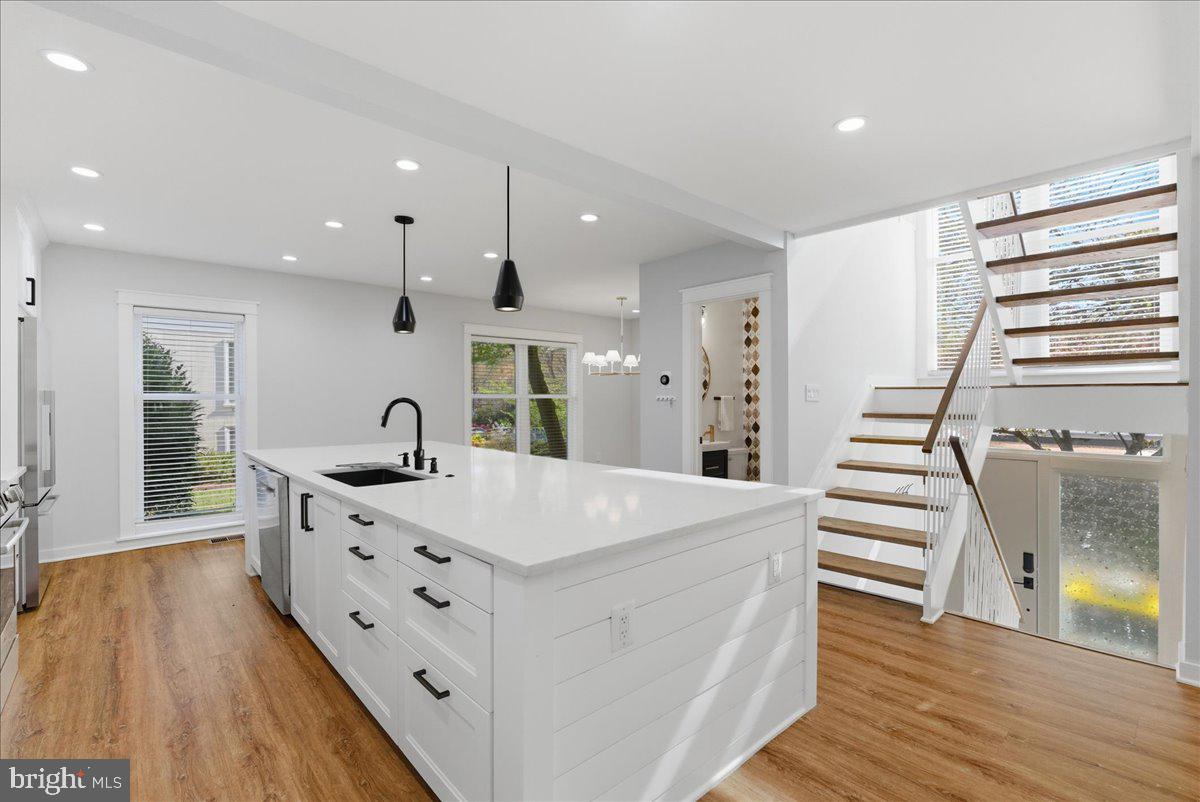 RESTON - Residential