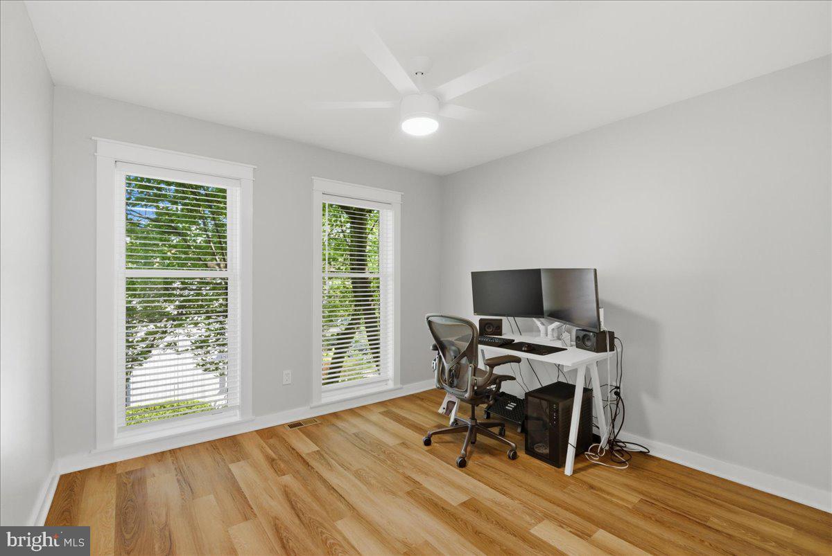 RESTON - Residential