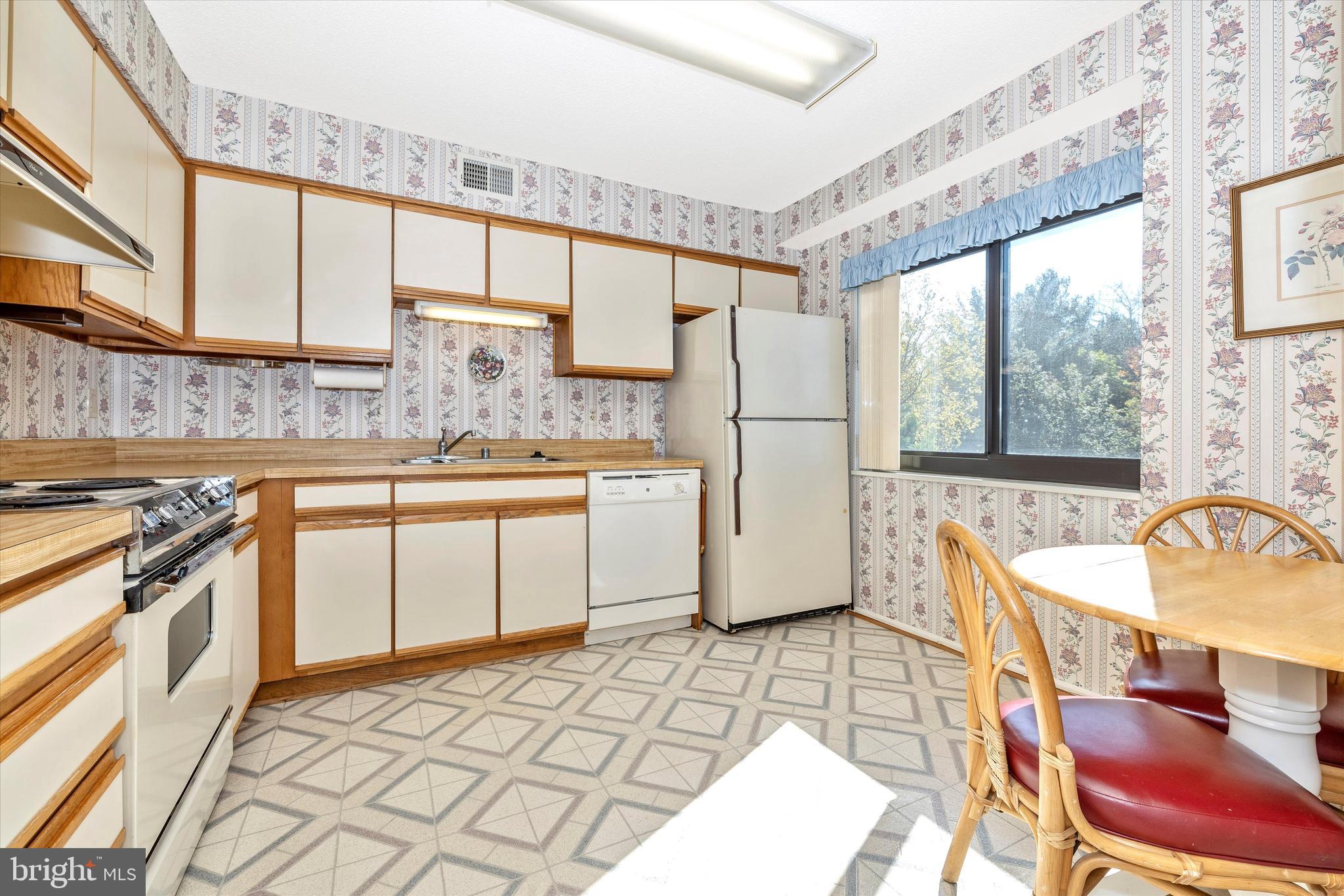 FAIRWAYS SOUTH - Residential