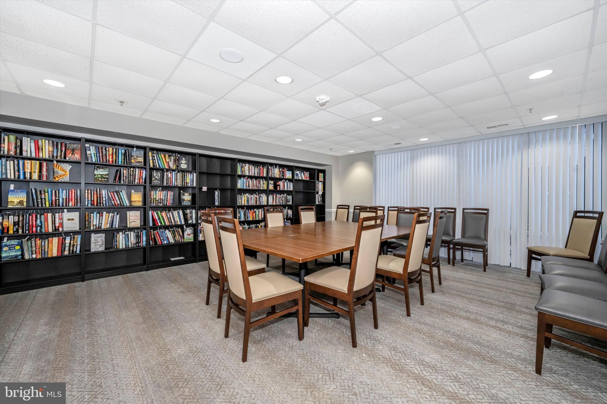 FAIRWAYS SOUTH - Residential