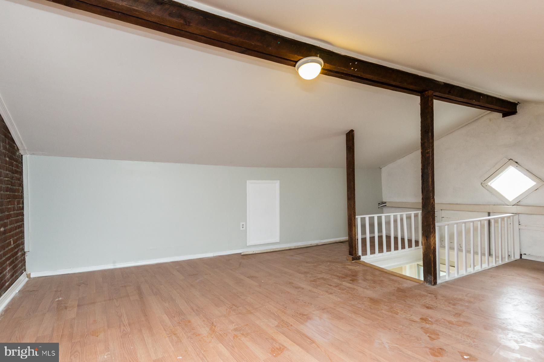 EAST FALLS - Residential Lease