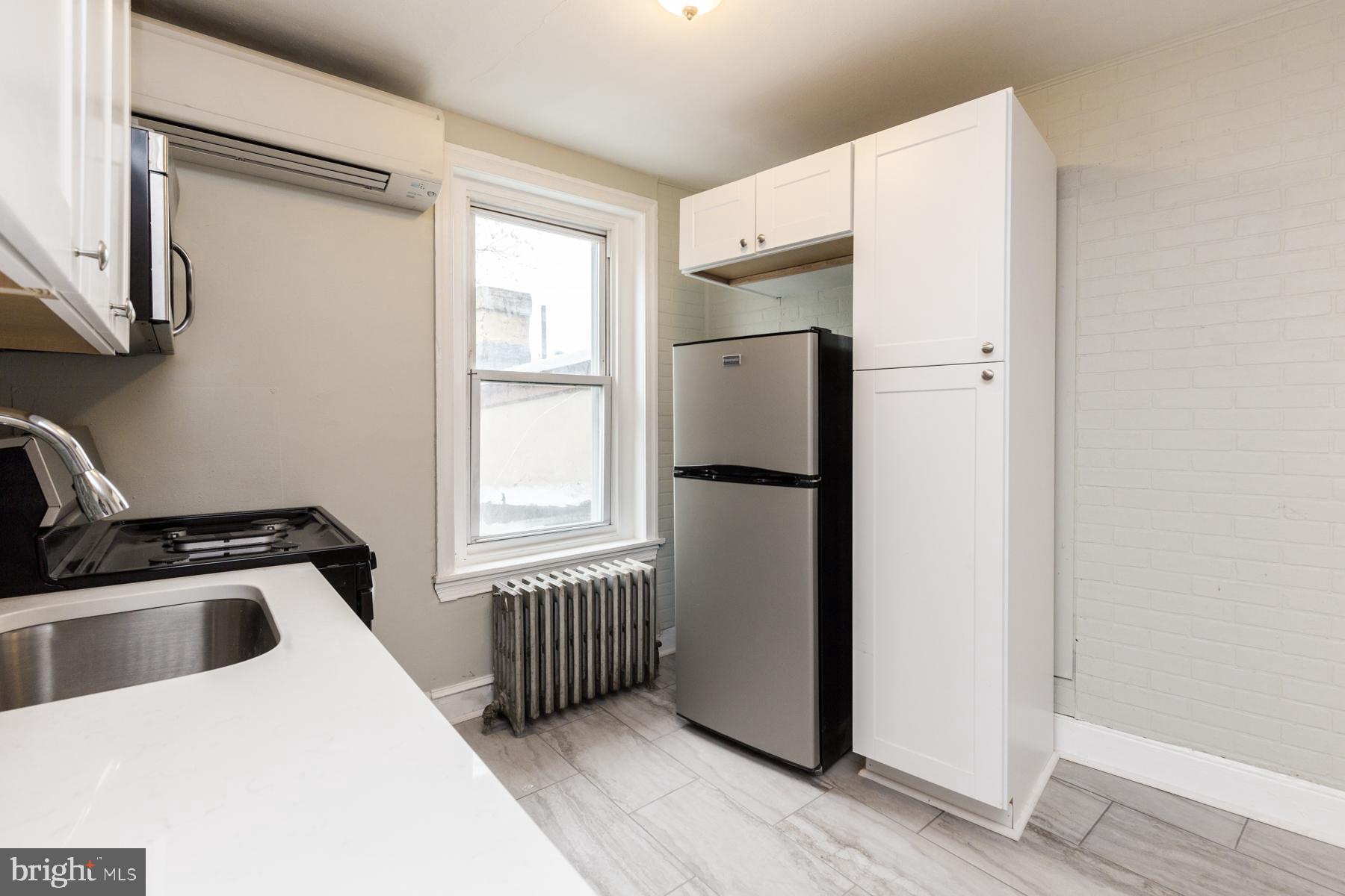 EAST FALLS - Residential Lease