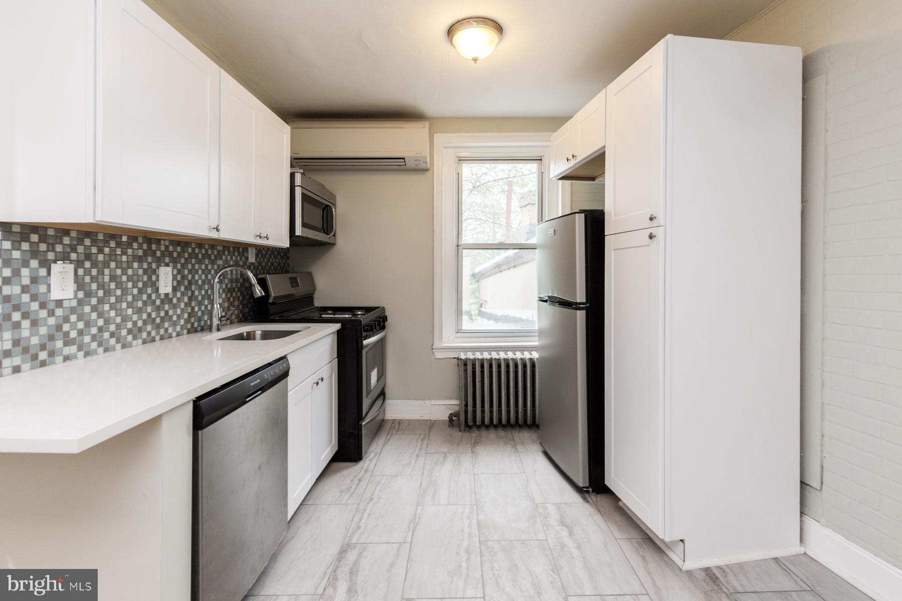 EAST FALLS - Residential Lease