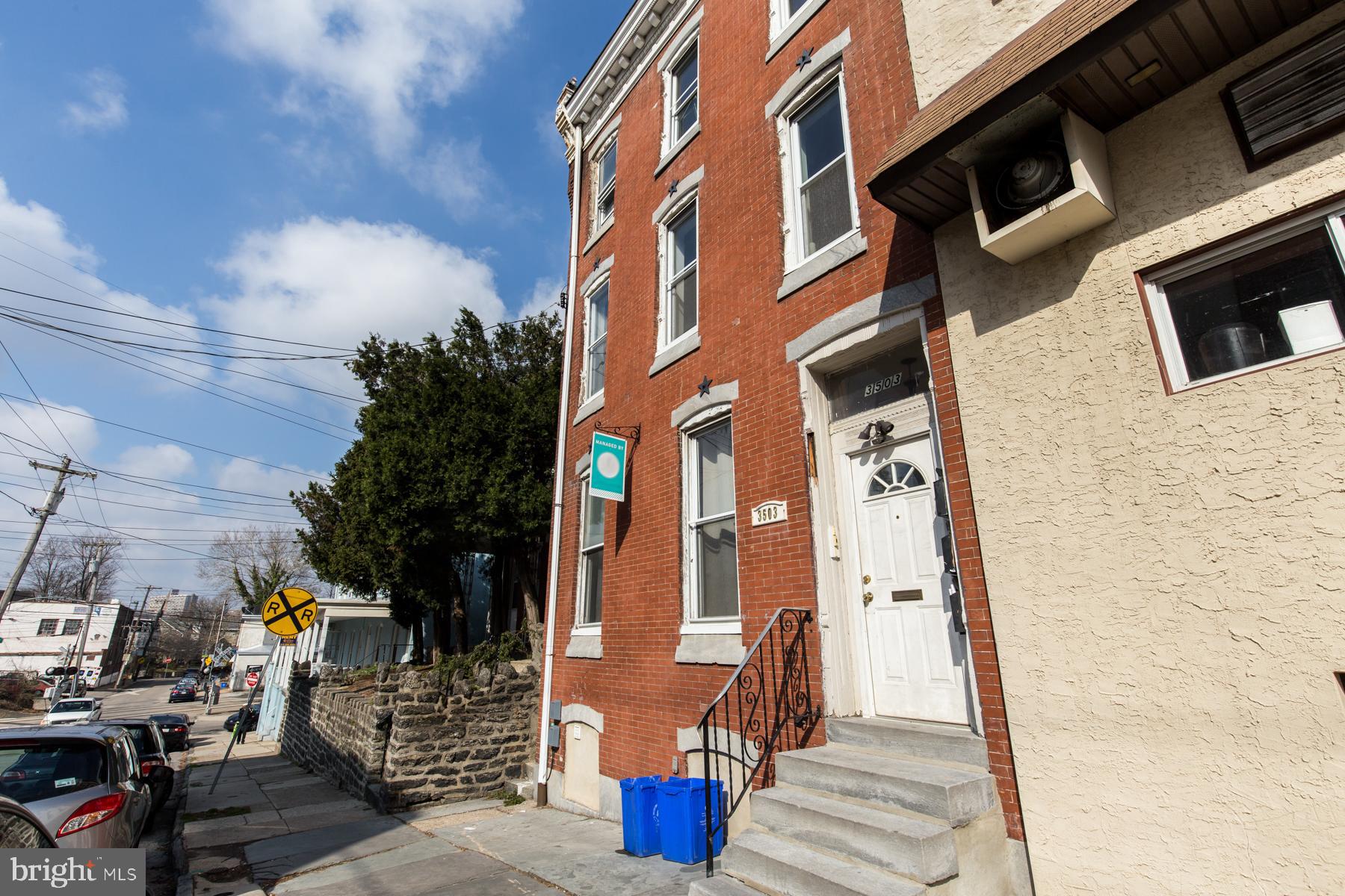 EAST FALLS - Residential Lease