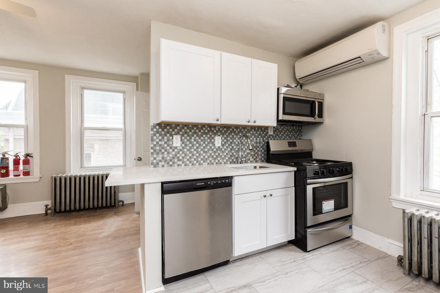 EAST FALLS - Residential Lease