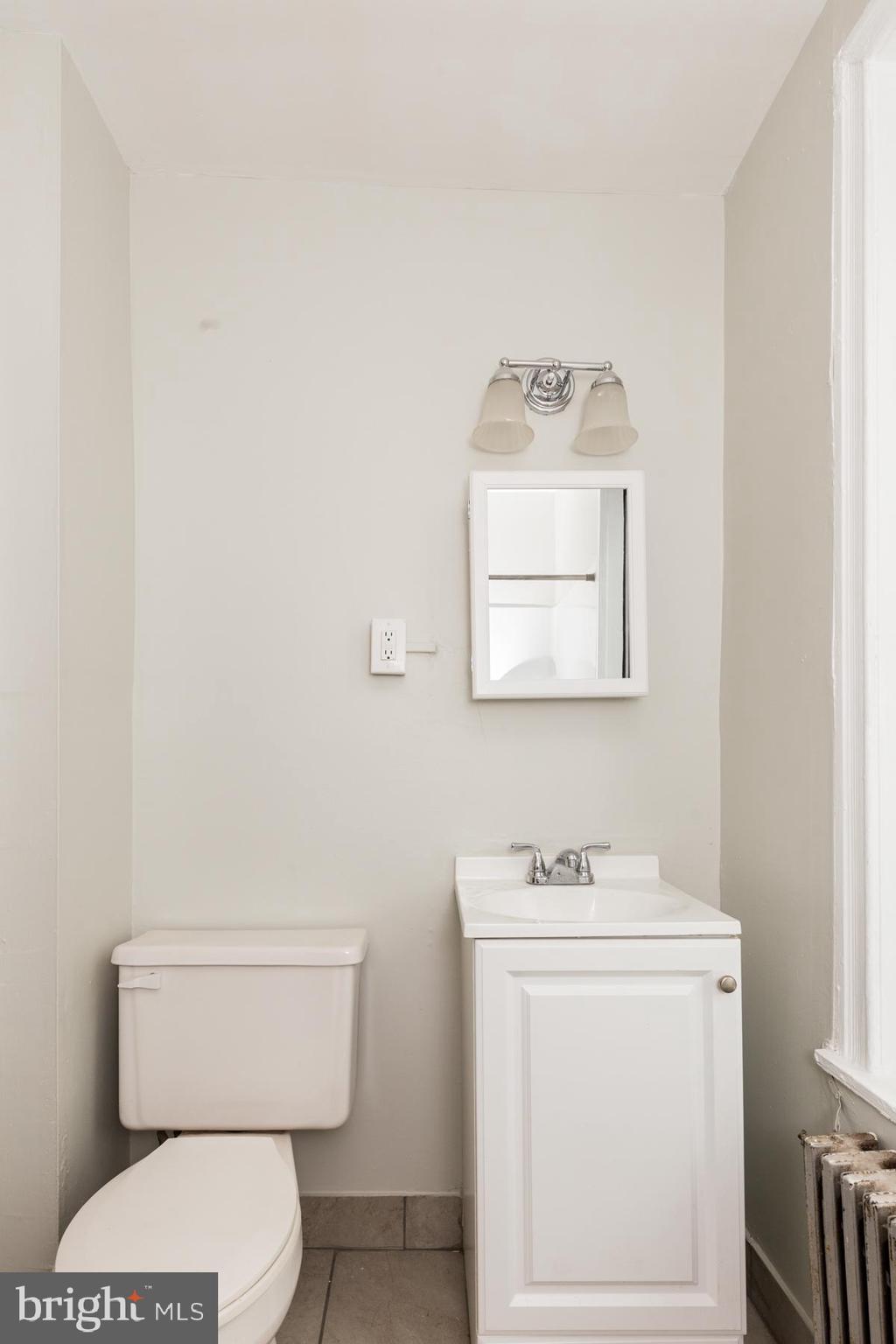 EAST FALLS - Residential Lease