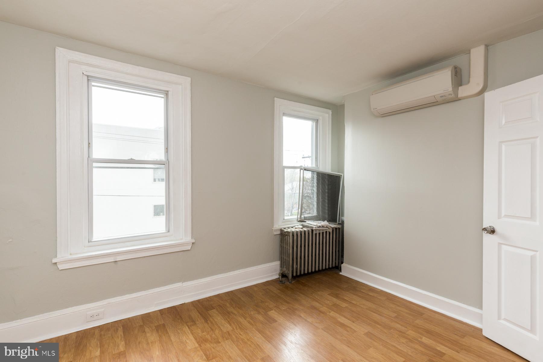 EAST FALLS - Residential Lease