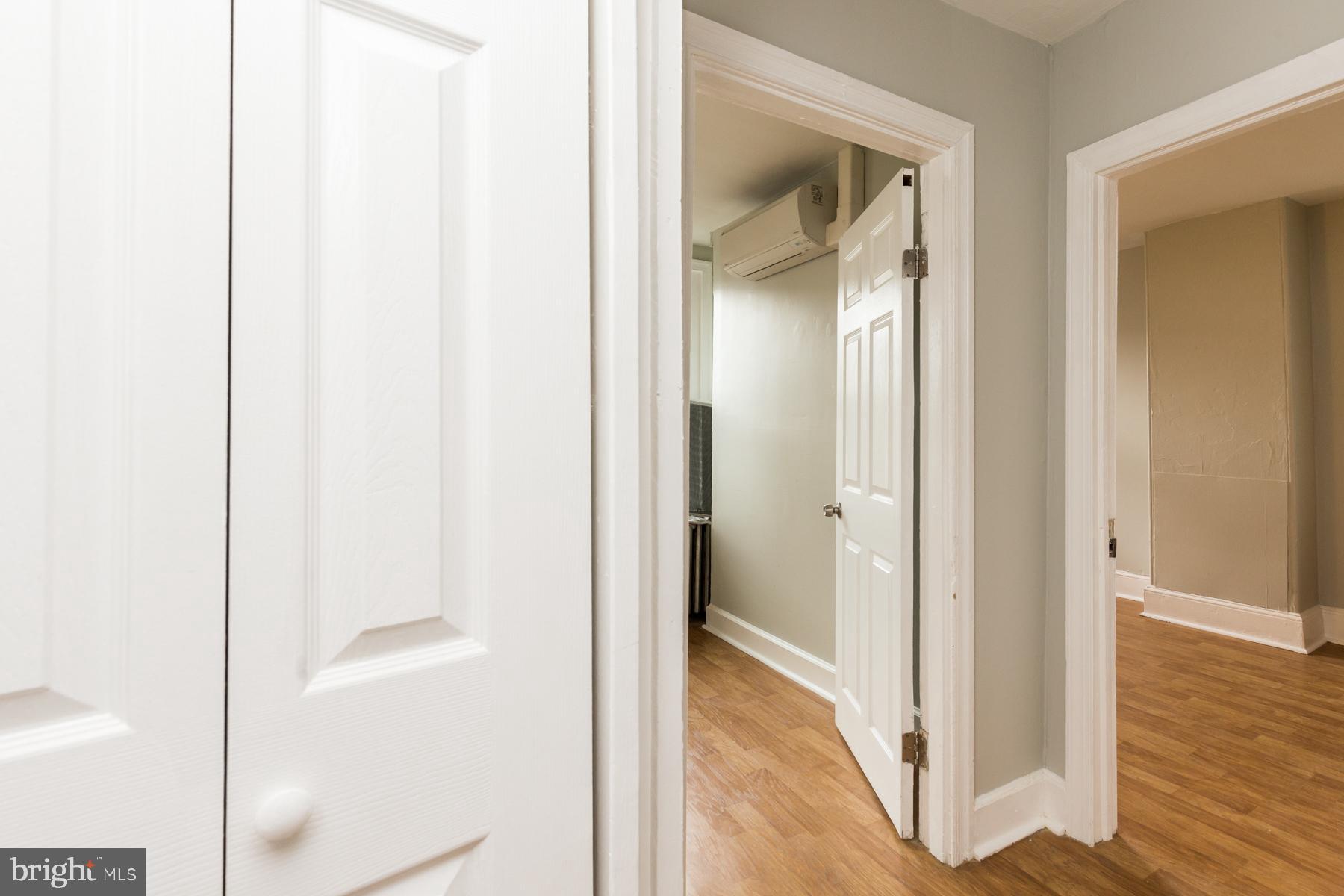 EAST FALLS - Residential Lease