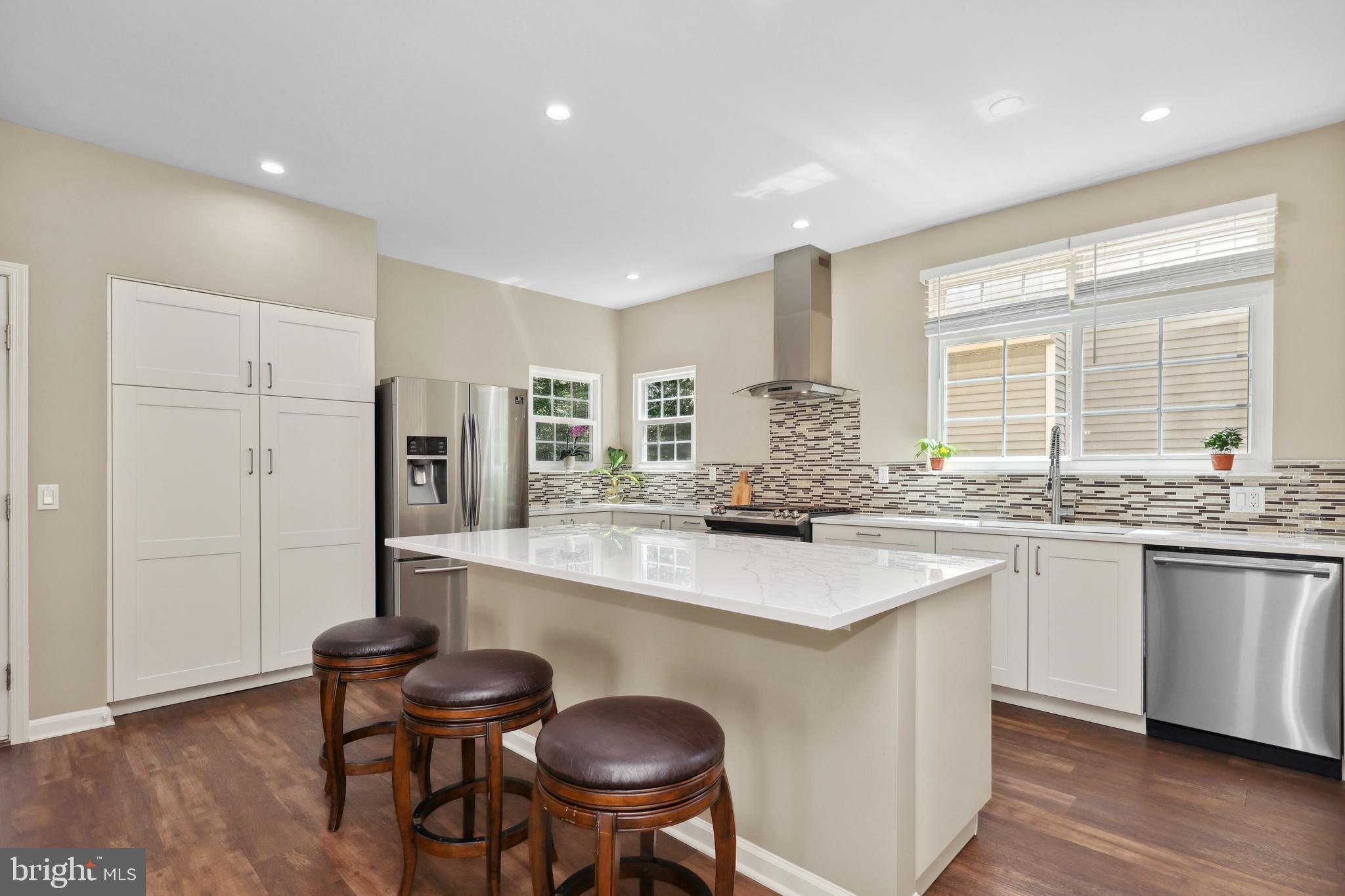 9239 GREENSHIRE DRIVE