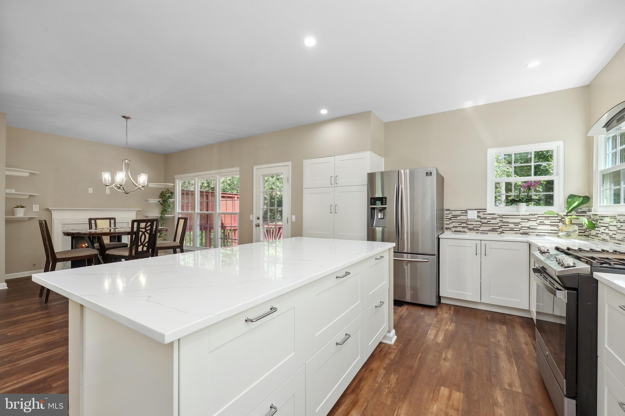 9239 GREENSHIRE DRIVE