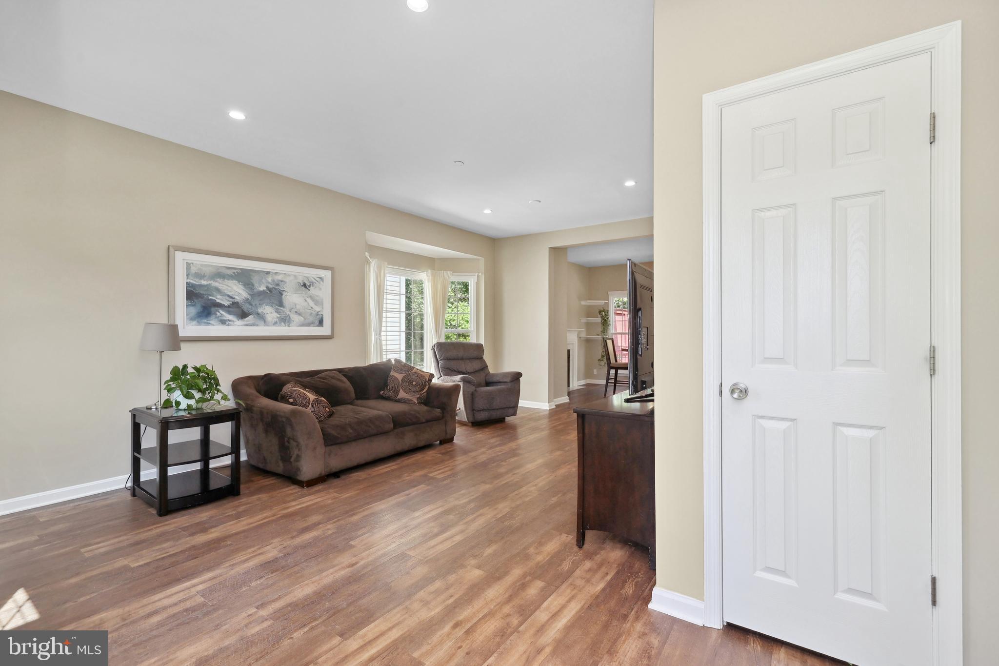9239 GREENSHIRE DRIVE